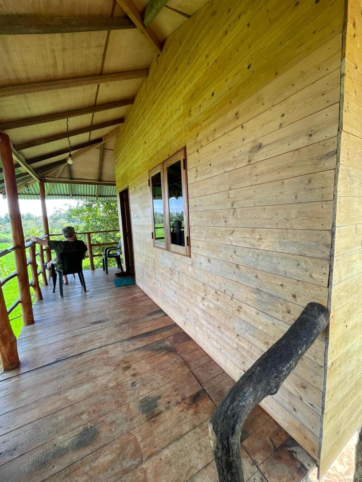 Lake Side View Cabana Tissamaharama Exteriör bild